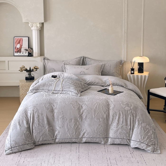 91家纺网 家纺一手货源 找家纺 （总）锦彩家居 2025新款高克重牛奶绒雕花四件套-蝶梦