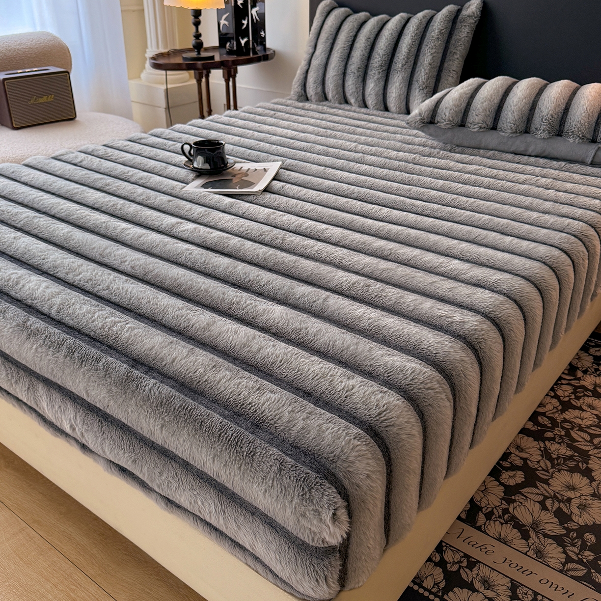 91家纺网 家纺一手货源 找家纺 （总）欧冠家纺 2025秋冬新款300克条纹兔绒床笠三件套