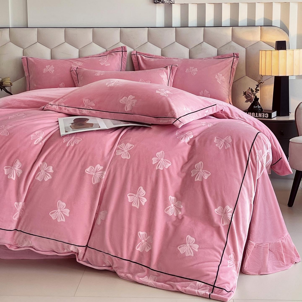 91家纺网 家纺一手货源 找家纺 锦彩家居 2025新款高克重牛奶绒婴儿绒雕花四件套-暮光花园 暮光花园-苏梅粉