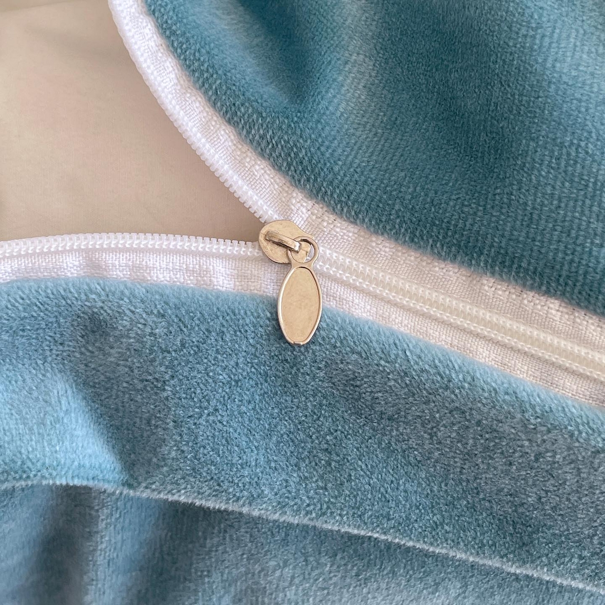 91家纺网 家纺一手货源 找家纺 锦彩家居 2025新款高克重牛奶绒婴儿绒雕花四件套-暮光花园 暮光花园-星月蓝