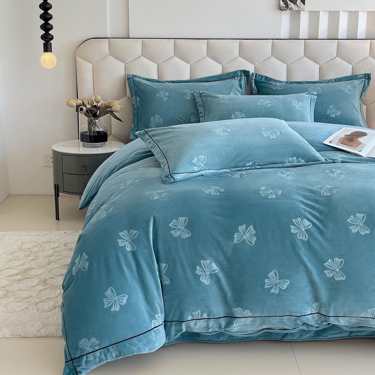 91家纺网 家纺一手货源 找家纺 锦彩家居 2025新款高克重牛奶绒婴儿绒雕花四件套-暮光花园 暮光花园-星月蓝