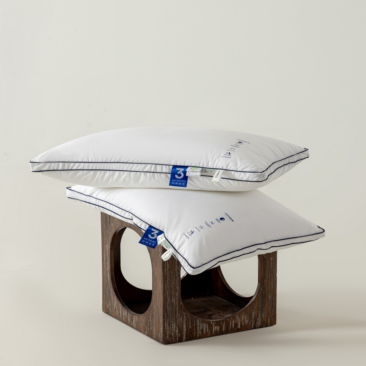 91家纺网 家纺一手货源 找家纺 （总）CINNY馨宜 MOS低致敏三防全棉抗菌防螨枕芯（军工级防水透湿面料）枕头