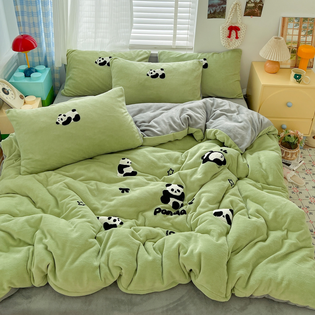 91家纺网 家纺一手货源 找家纺 仟网汇 2025新款卡通毛巾绣四件套 胖胖熊绿