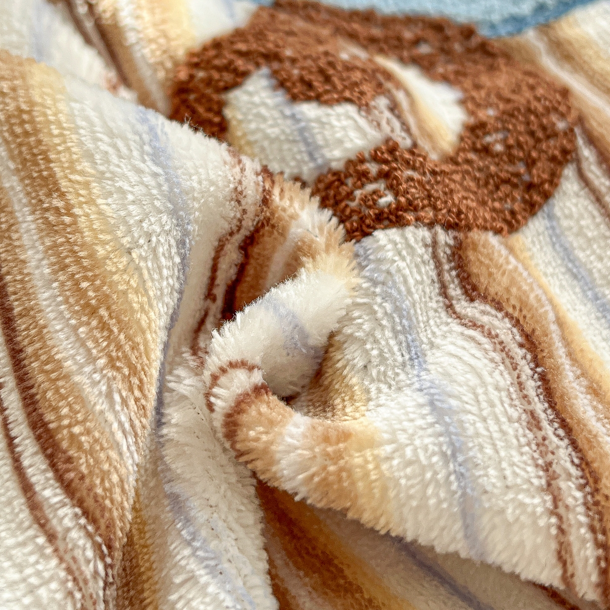 91家纺网 家纺一手货源 找家纺 仟网汇 2025新款卡通毛巾绣四件套 咖啡狗