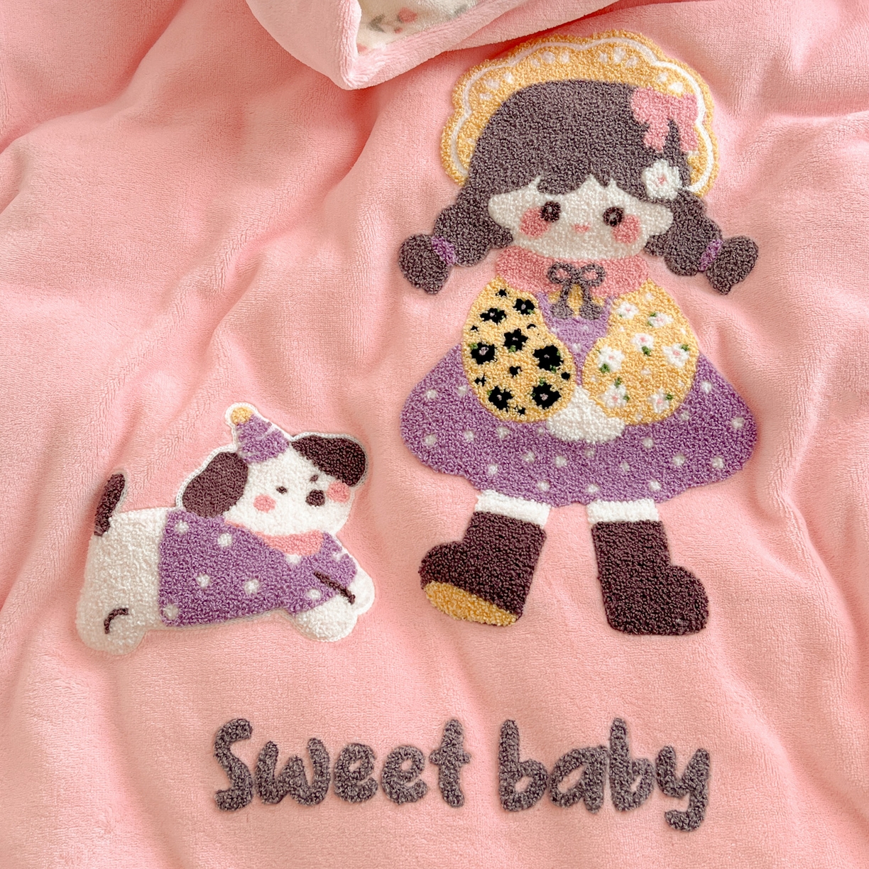 91家纺网 家纺一手货源 找家纺 仟网汇 2025新款卡通毛巾绣四件套 花田女孩