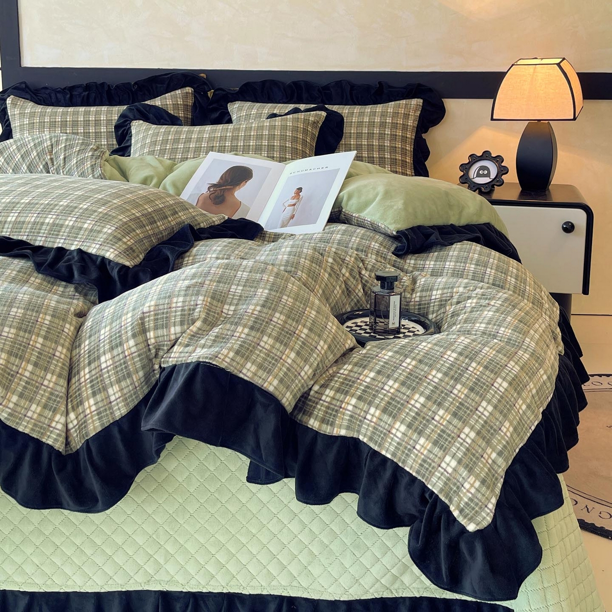 91家纺网 家纺一手货源 找家纺 锦彩家居 2025新款高克重牛奶绒花边床盖款四件套-格律时尚 格律时尚-绿