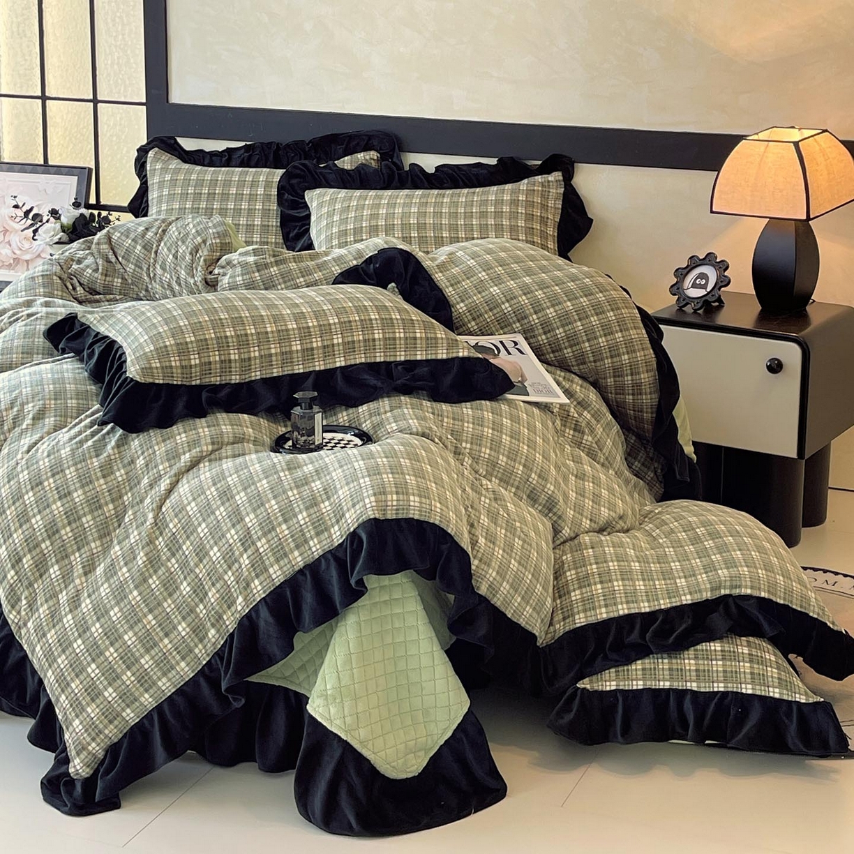 91家纺网 家纺一手货源 找家纺 锦彩家居 2025新款高克重牛奶绒花边床盖款四件套-格律时尚 格律时尚-绿