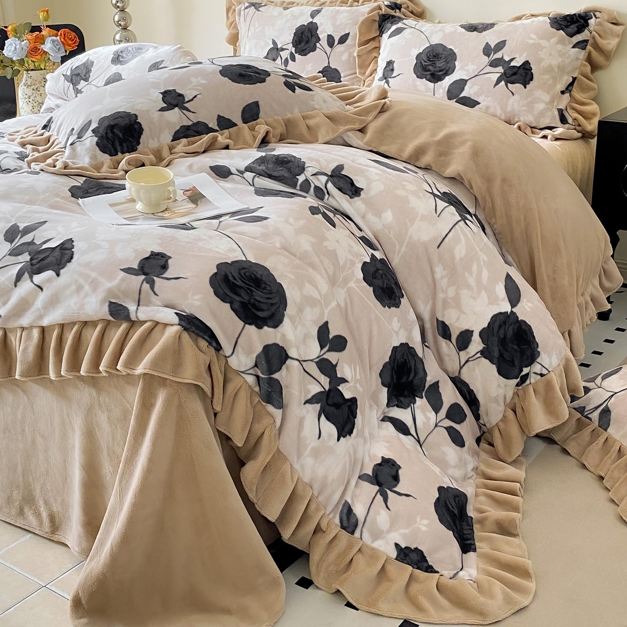 91家纺网 家纺一手货源 找家纺 （总）锦彩家居 2025新款高克重牛奶绒花边款四件套-花屿愿