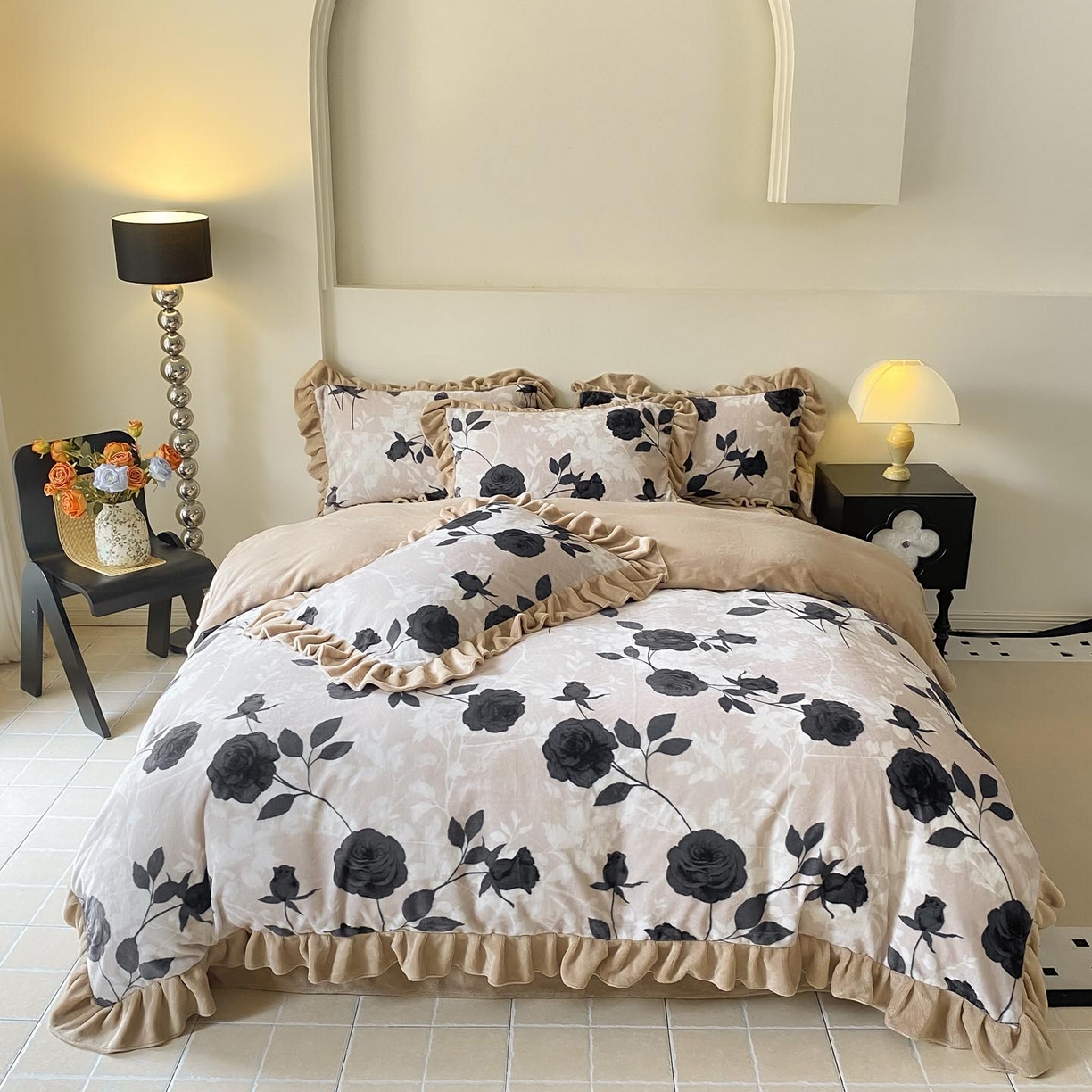 91家纺网 家纺一手货源 找家纺 （总）锦彩家居 2025新款高克重牛奶绒花边款四件套-花屿愿