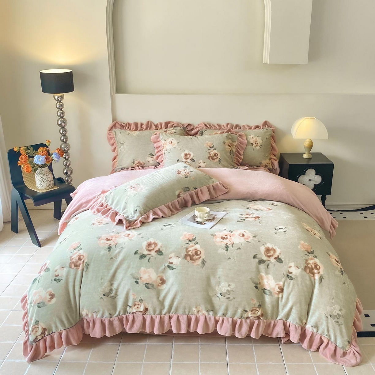 91家纺网 家纺一手货源 找家纺 （总）锦彩家居 2025新款高克重牛奶绒花边款四件套-花屿愿