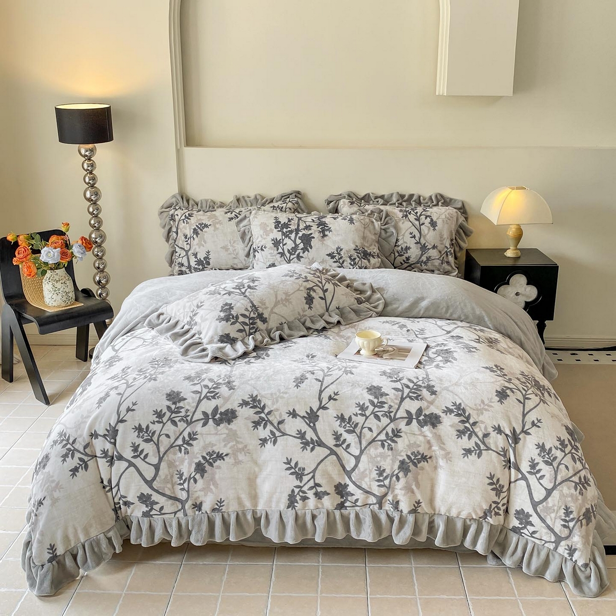 91家纺网 家纺一手货源 找家纺 （总）锦彩家居 2025新款高克重牛奶绒花边款四件套-花屿愿