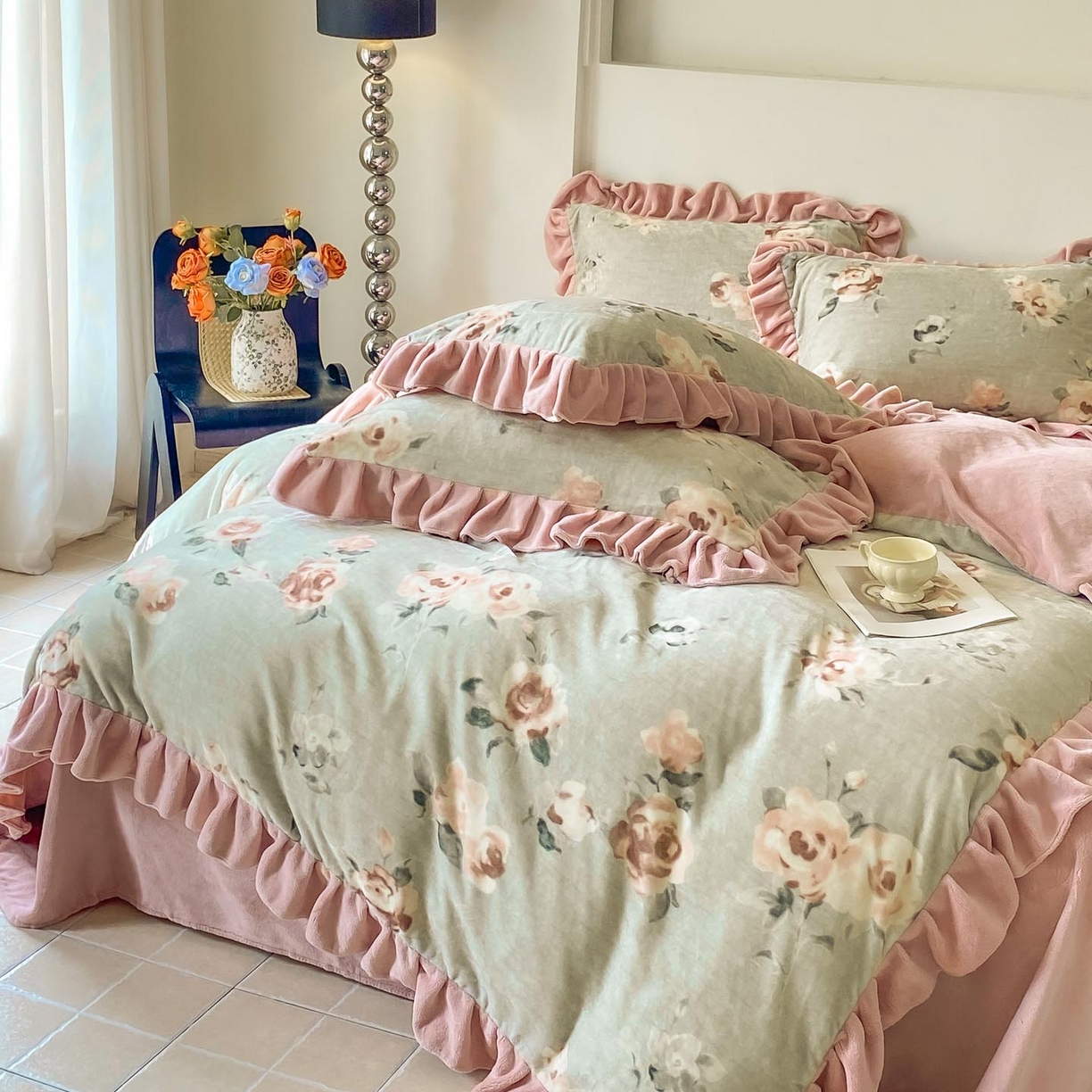 91家纺网 家纺一手货源 找家纺 锦彩家居 2025新款高克重牛奶绒花边款四件套-花屿愿 木棉花 绿