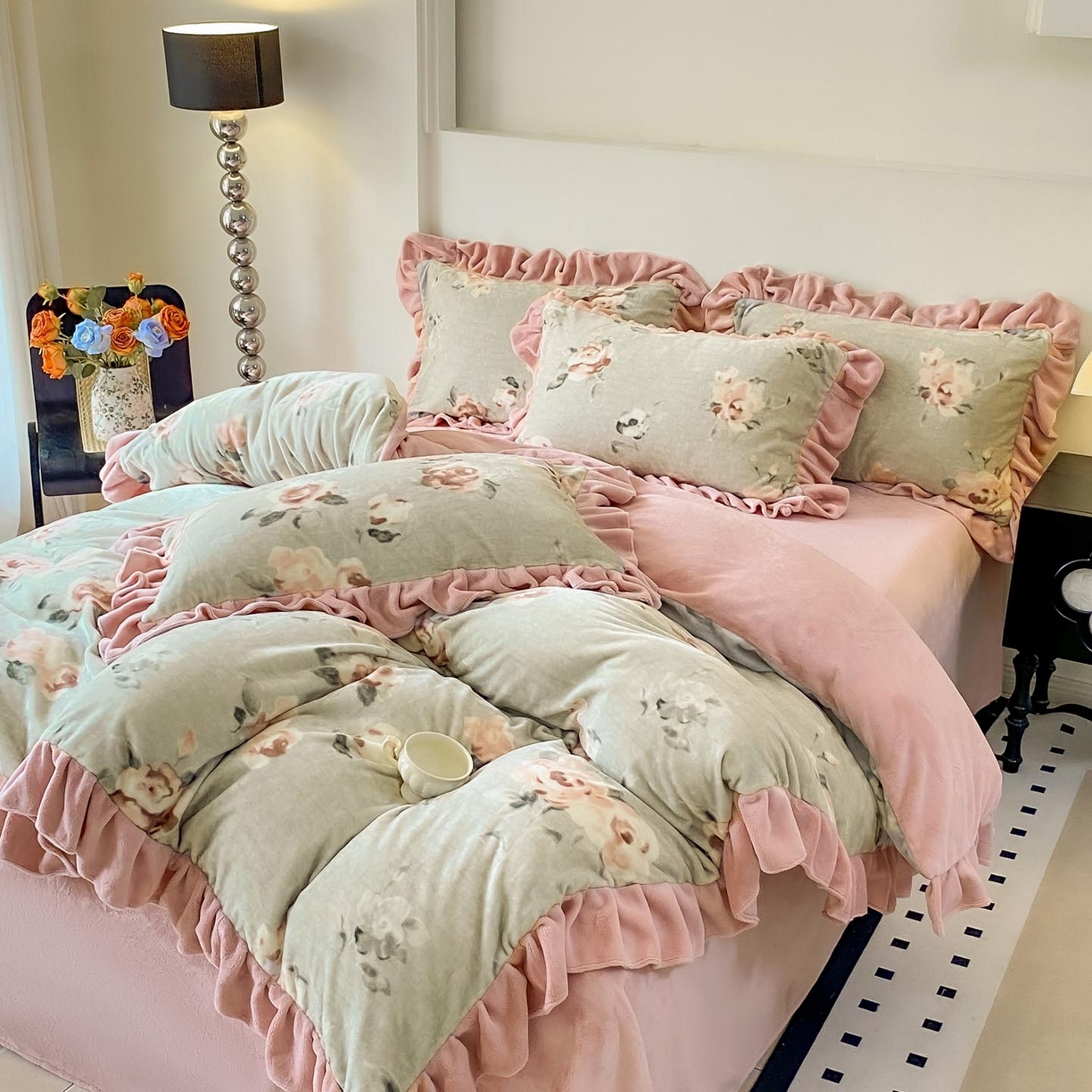 91家纺网 家纺一手货源 找家纺 锦彩家居 2025新款高克重牛奶绒花边款四件套-花屿愿 木棉花 绿