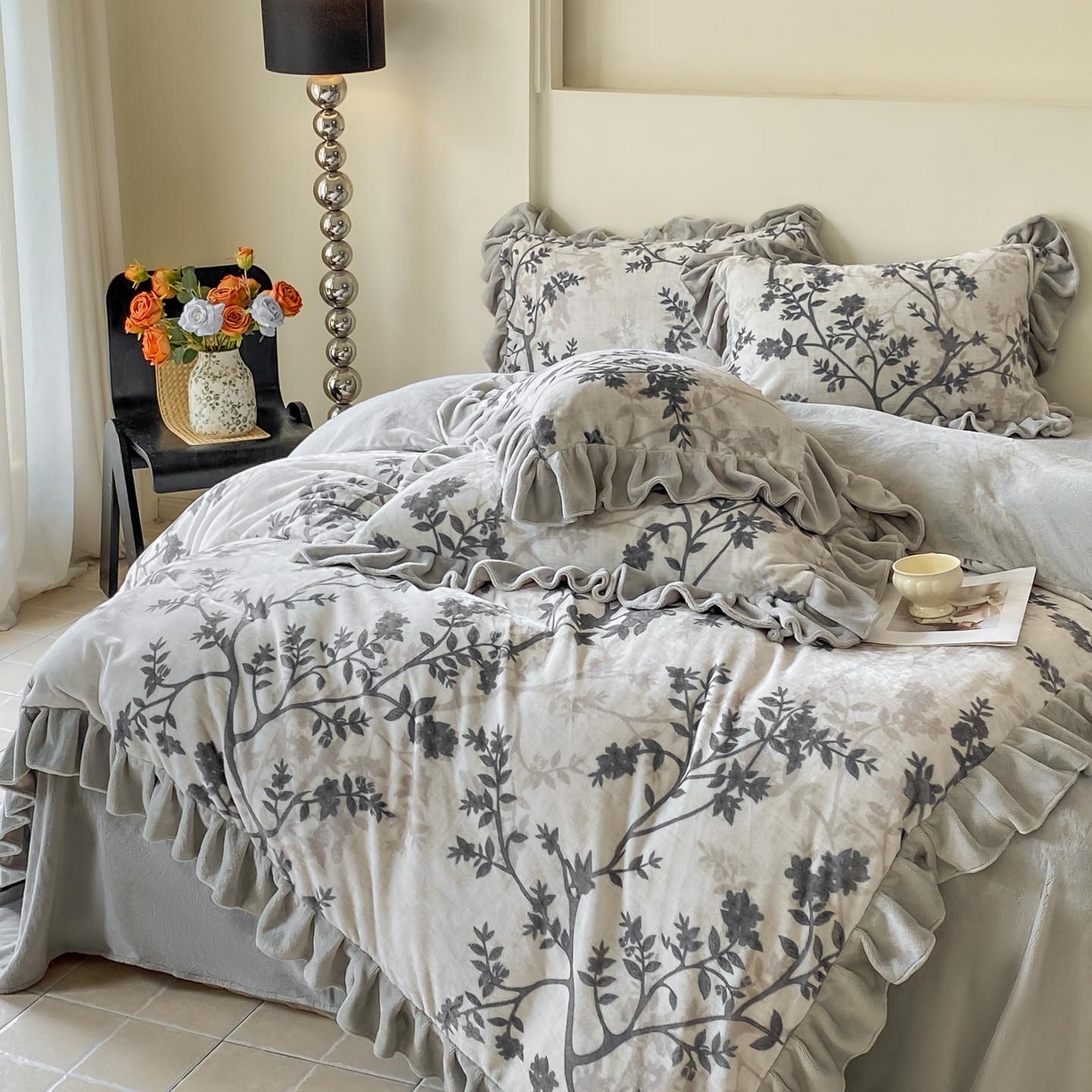 91家纺网 家纺一手货源 找家纺 锦彩家居 2025新款高克重牛奶绒花边款四件套-花屿愿 山奈 米