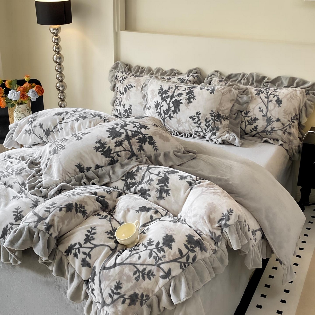 91家纺网 家纺一手货源 找家纺 锦彩家居 2025新款高克重牛奶绒花边款四件套-花屿愿 山奈 米