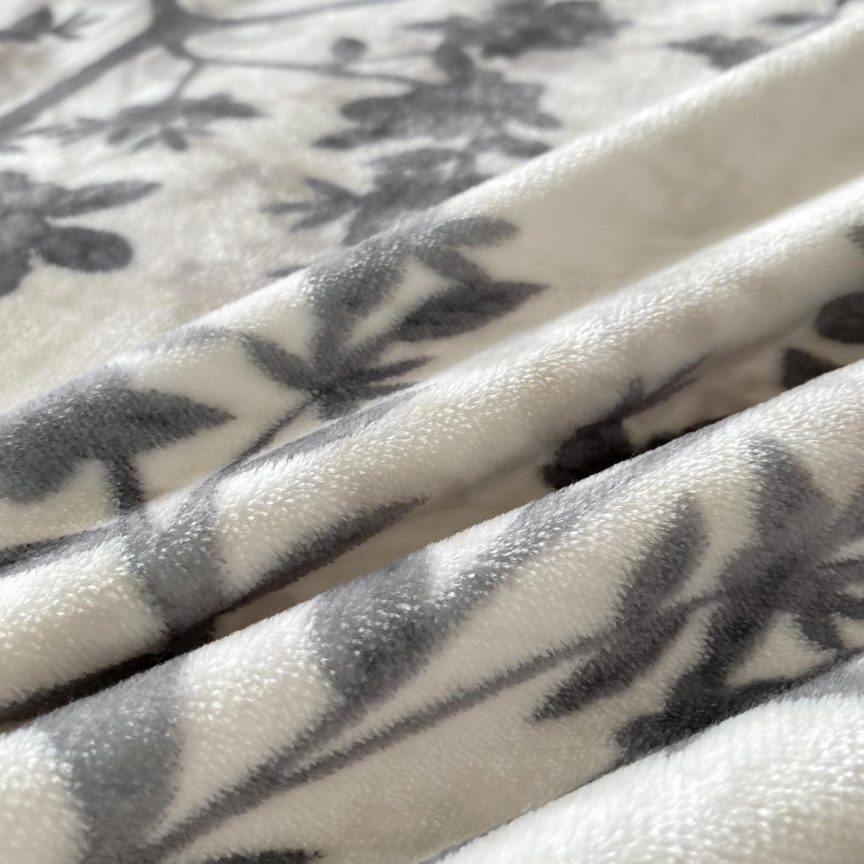 91家纺网 家纺一手货源 找家纺 锦彩家居 2025新款高克重牛奶绒花边款四件套-花屿愿 山奈 米