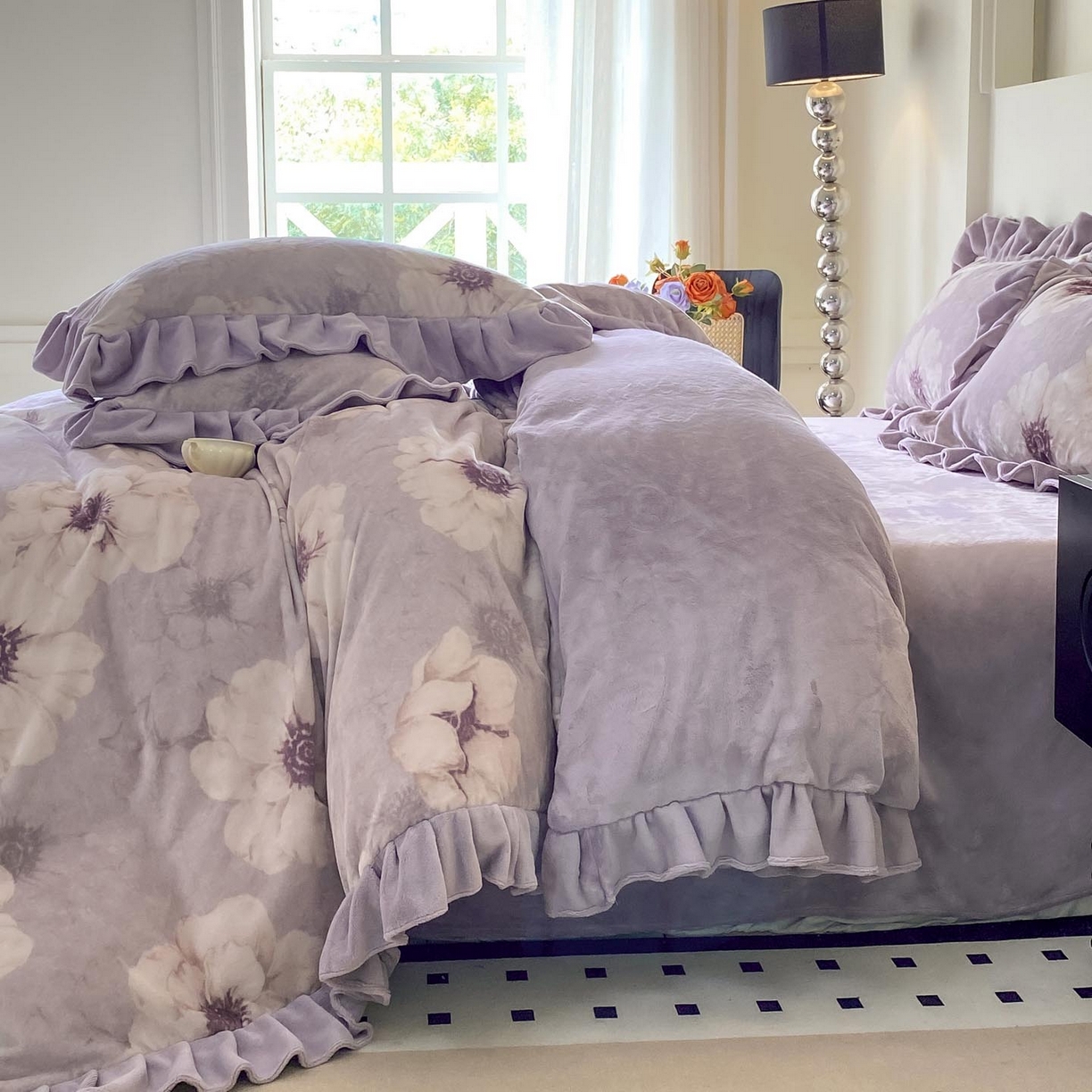 91家纺网 家纺一手货源 找家纺 锦彩家居 2025新款高克重牛奶绒花边款四件套-花屿愿 虞美人 紫