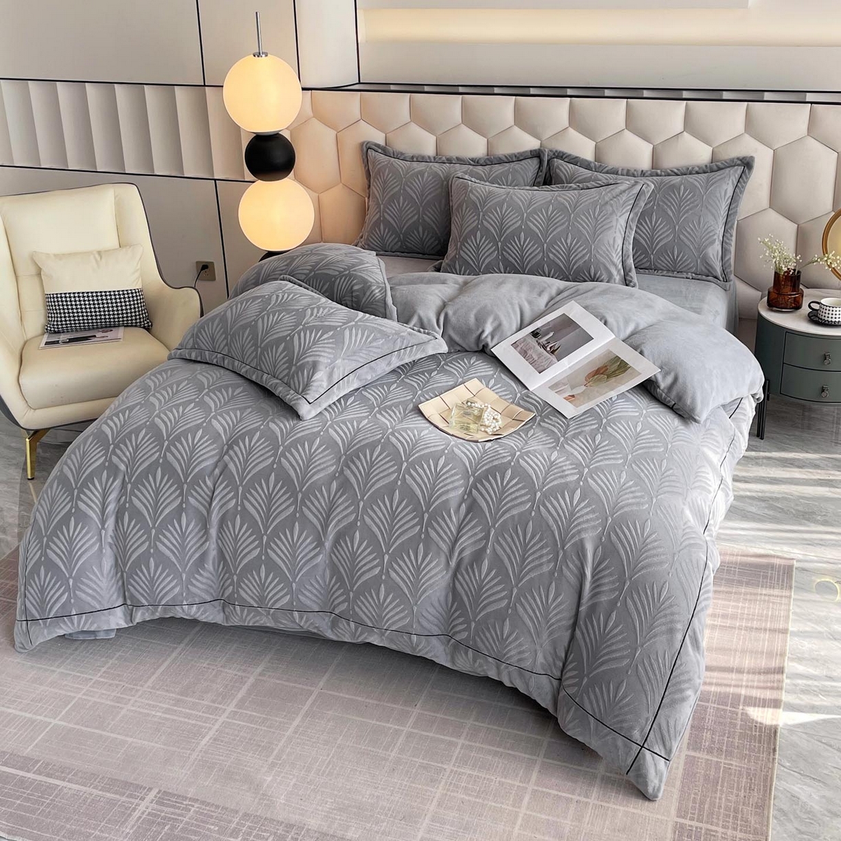 91家纺网 家纺一手货源 找家纺 锦彩家居 2025新款高克重轻奢款牛奶绒雕花四件套-秘境 秘境-云岩灰