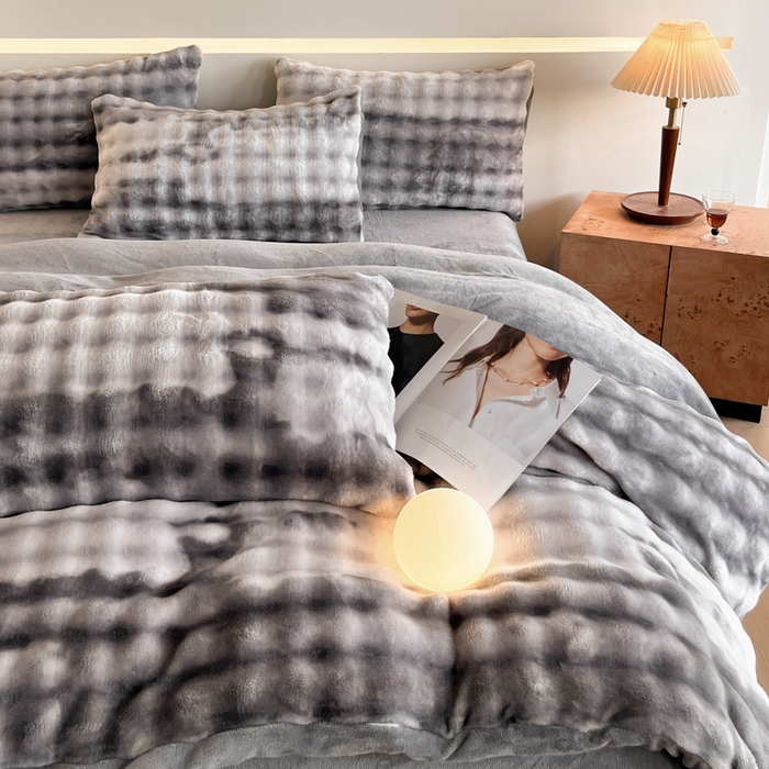 91家纺网 家纺一手货源 找家纺 绘萱家居 2025新款仿兔绒牛奶绒四件套兔毛兔兔绒-渐变彩泡泡 渐变彩泡泡-灰