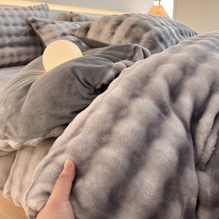 91家纺网 家纺一手货源 找家纺 绘萱家居 2025新款仿兔绒牛奶绒四件套兔毛兔兔绒-渐变彩泡泡 渐变彩泡泡-灰