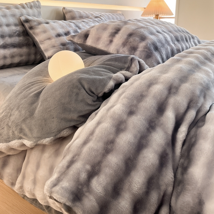 91家纺网 家纺一手货源 找家纺 绘萱家居 2025新款仿兔绒牛奶绒四件套兔毛兔兔绒-渐变彩泡泡 渐变彩泡泡-灰