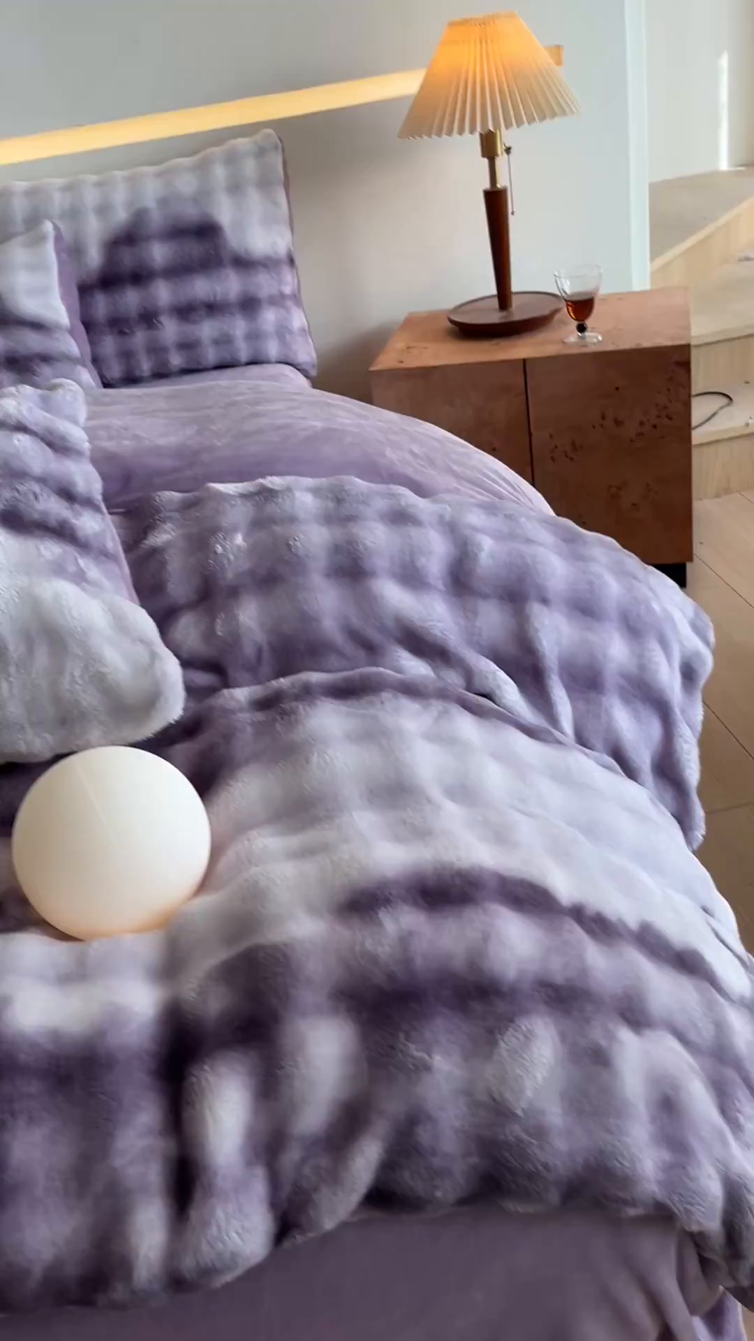 91家纺网 家纺一手货源 找家纺 绘萱家居 2025新款仿兔绒牛奶绒四件套兔毛兔兔绒-渐变彩泡泡 渐变彩泡泡-紫