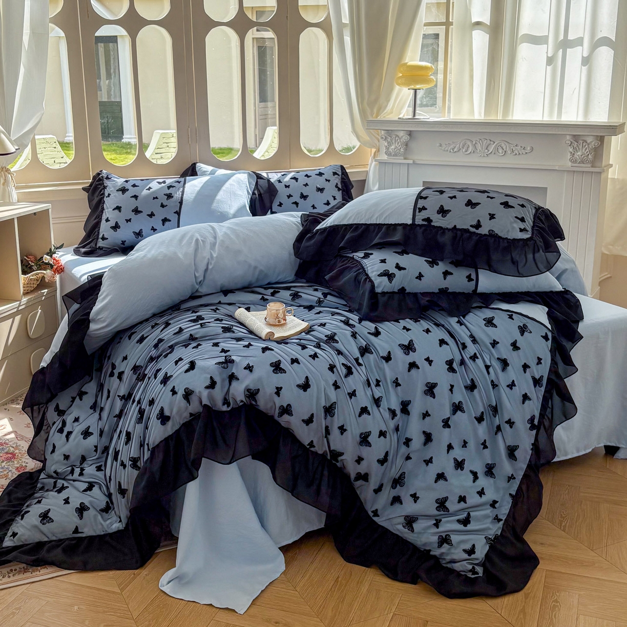 91家纺网 家纺一手货源 找家纺 （总）韩秀家纺 2025法式超柔水洗棉蕾丝花边床裙四件套工艺款床罩床笠款皱皱纱云朵棉四件套-蝴蝶梦境