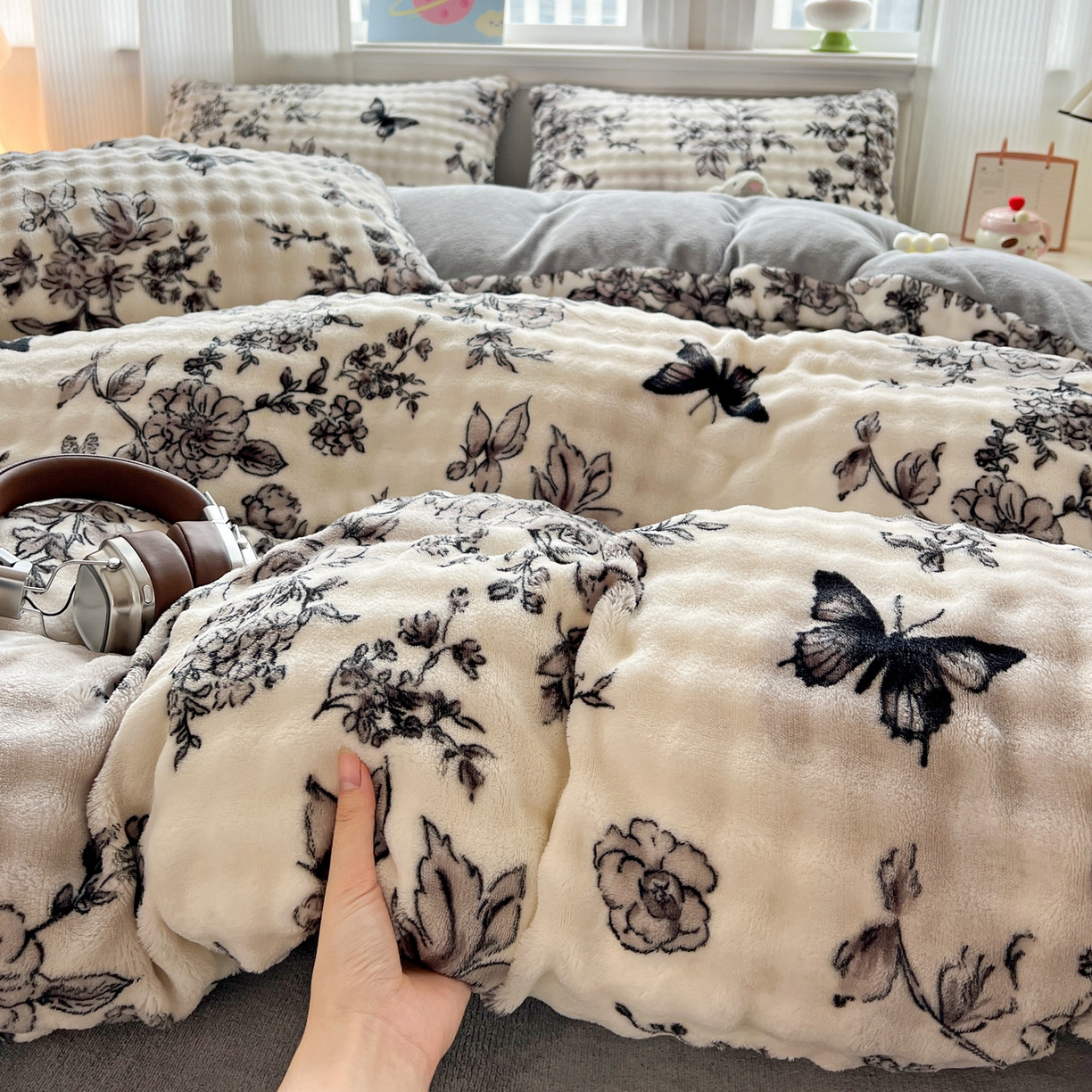 91家纺网 家纺一手货源 找家纺 仟网汇 2025新款泡泡绒牛奶绒四件套 奥黛丽