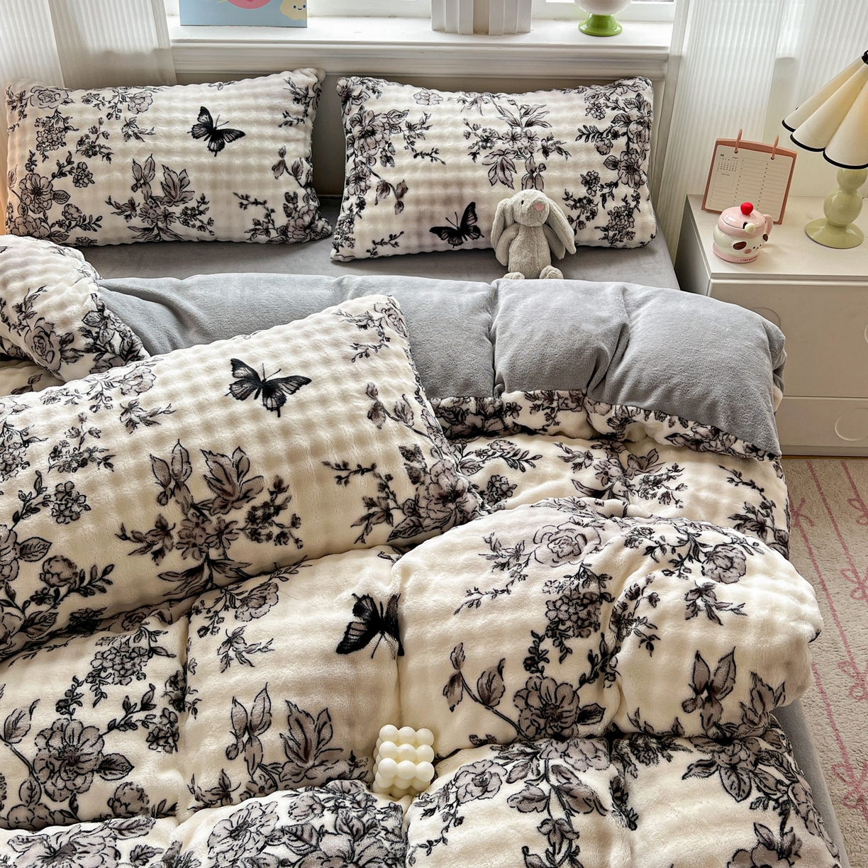 91家纺网 家纺一手货源 找家纺 仟网汇 2025新款泡泡绒牛奶绒四件套 奥黛丽