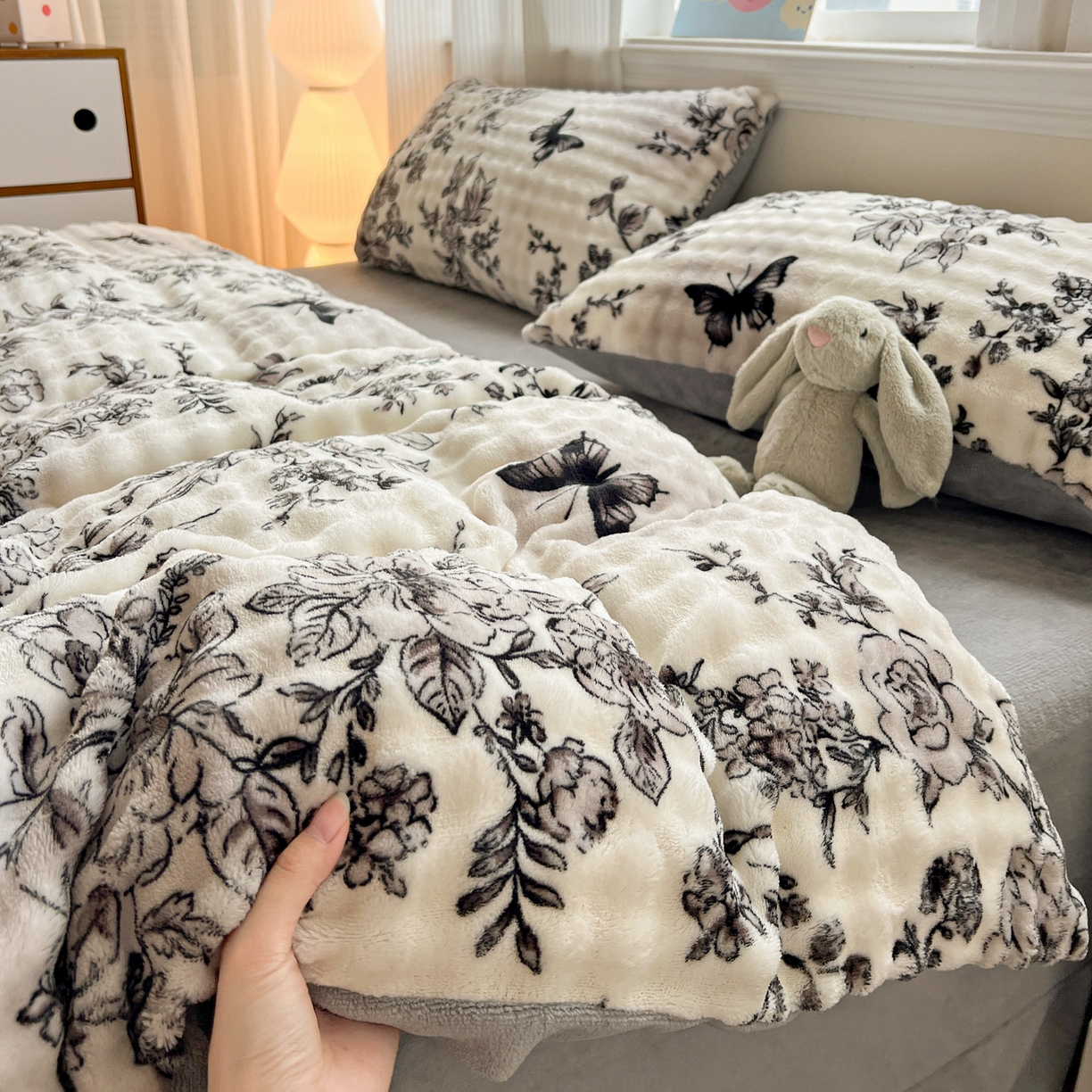 91家纺网 家纺一手货源 找家纺 仟网汇 2025新款泡泡绒牛奶绒四件套 奥黛丽