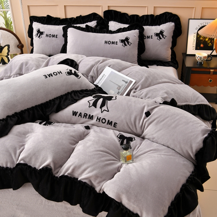 91家纺网 家纺一手货源 找家纺 梦之星 2025新款9斤毛巾绣韩式花边牛奶绒四件套 蝴蝶结-灰