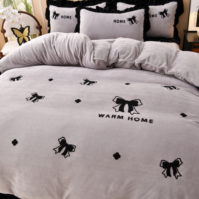 91家纺网 家纺一手货源 找家纺 梦之星 2025新款9斤毛巾绣韩式花边牛奶绒四件套 蝴蝶结-灰