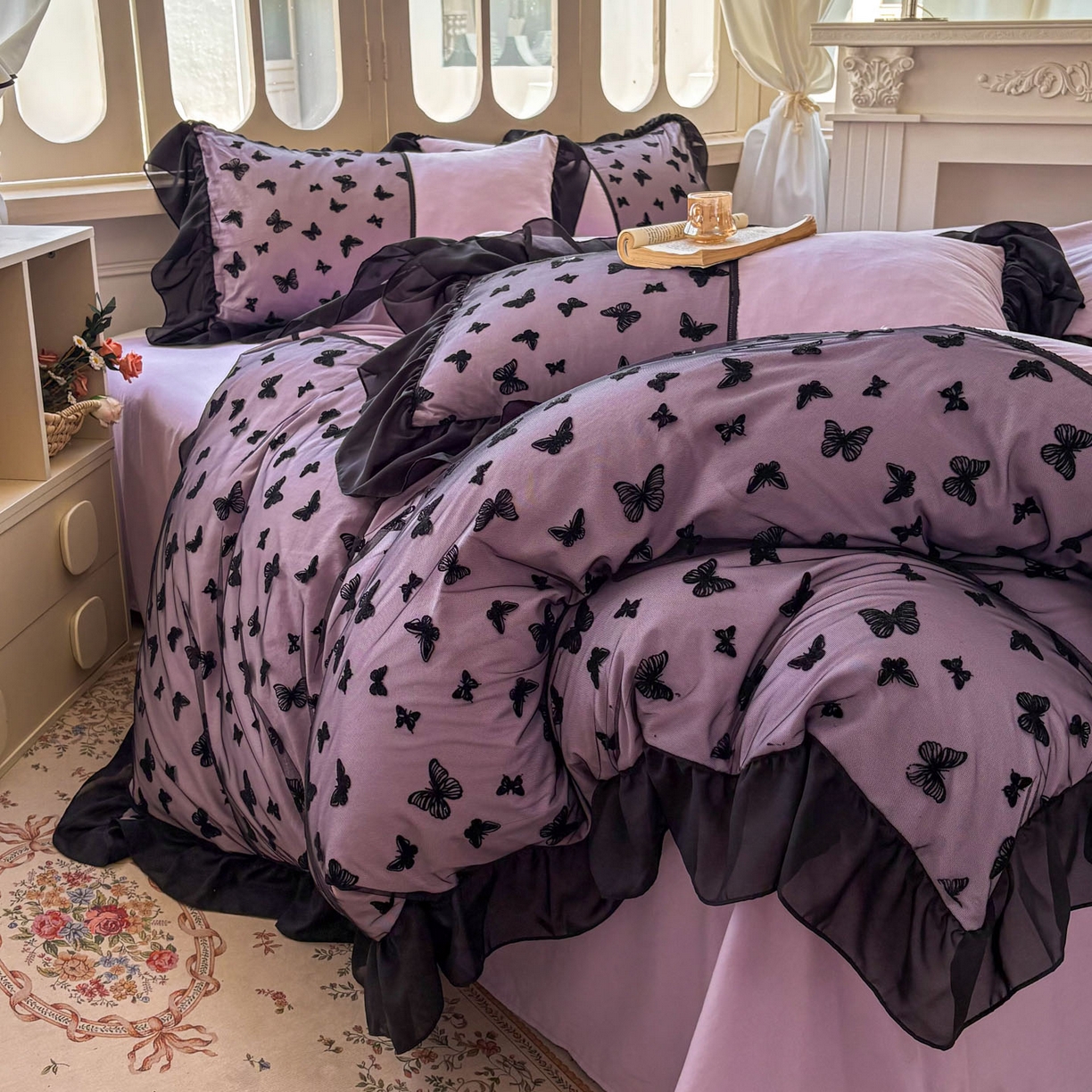 91家纺网 家纺一手货源 找家纺 韩秀家纺 2025法式超柔水洗棉蕾丝花边床裙四件套工艺款床罩床笠款皱皱纱云朵棉四件套-蝴蝶梦境 蝴蝶梦境-紫色