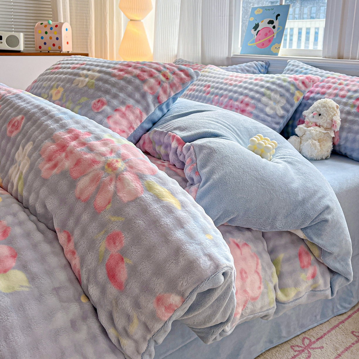 91家纺网 家纺一手货源 找家纺 仟网汇 2025新款泡泡绒牛奶绒四件套 春涧