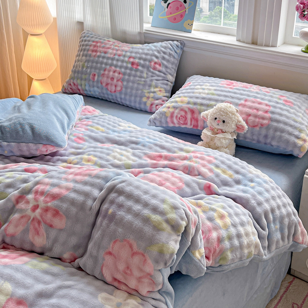 91家纺网 家纺一手货源 找家纺 仟网汇 2025新款泡泡绒牛奶绒四件套 春涧