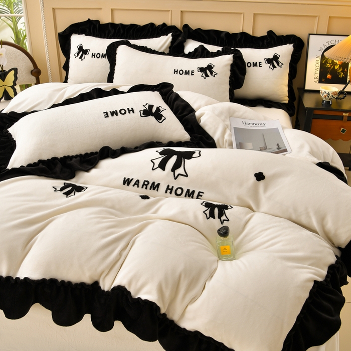 91家纺网 家纺一手货源 找家纺 梦之星 2025新款9斤毛巾绣韩式花边牛奶绒四件套 蝴蝶结-米白