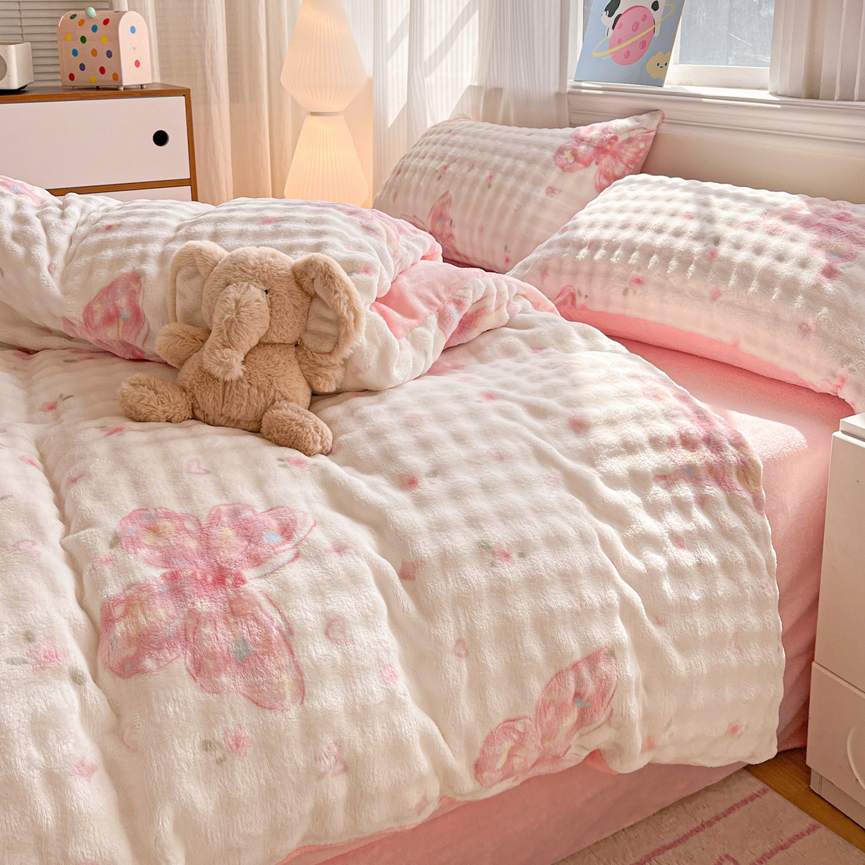 91家纺网 家纺一手货源 找家纺 仟网汇 2025新款泡泡绒牛奶绒四件套 蝶恋