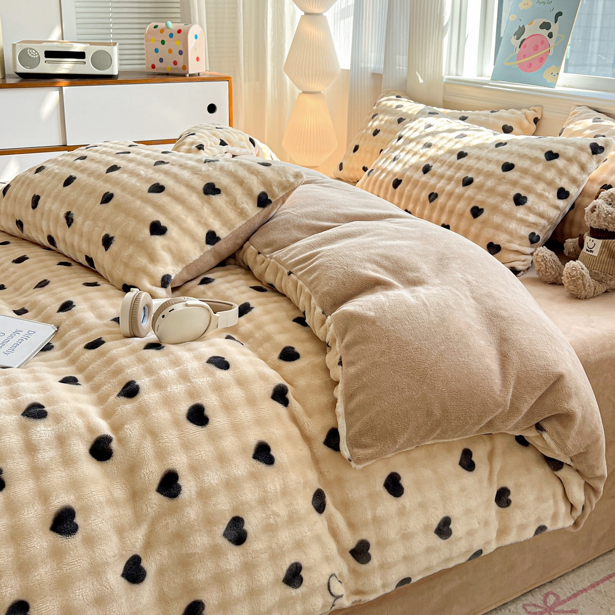 91家纺网 家纺一手货源 找家纺 仟网汇 2025新款泡泡绒牛奶绒四件套 焦糖奶咖