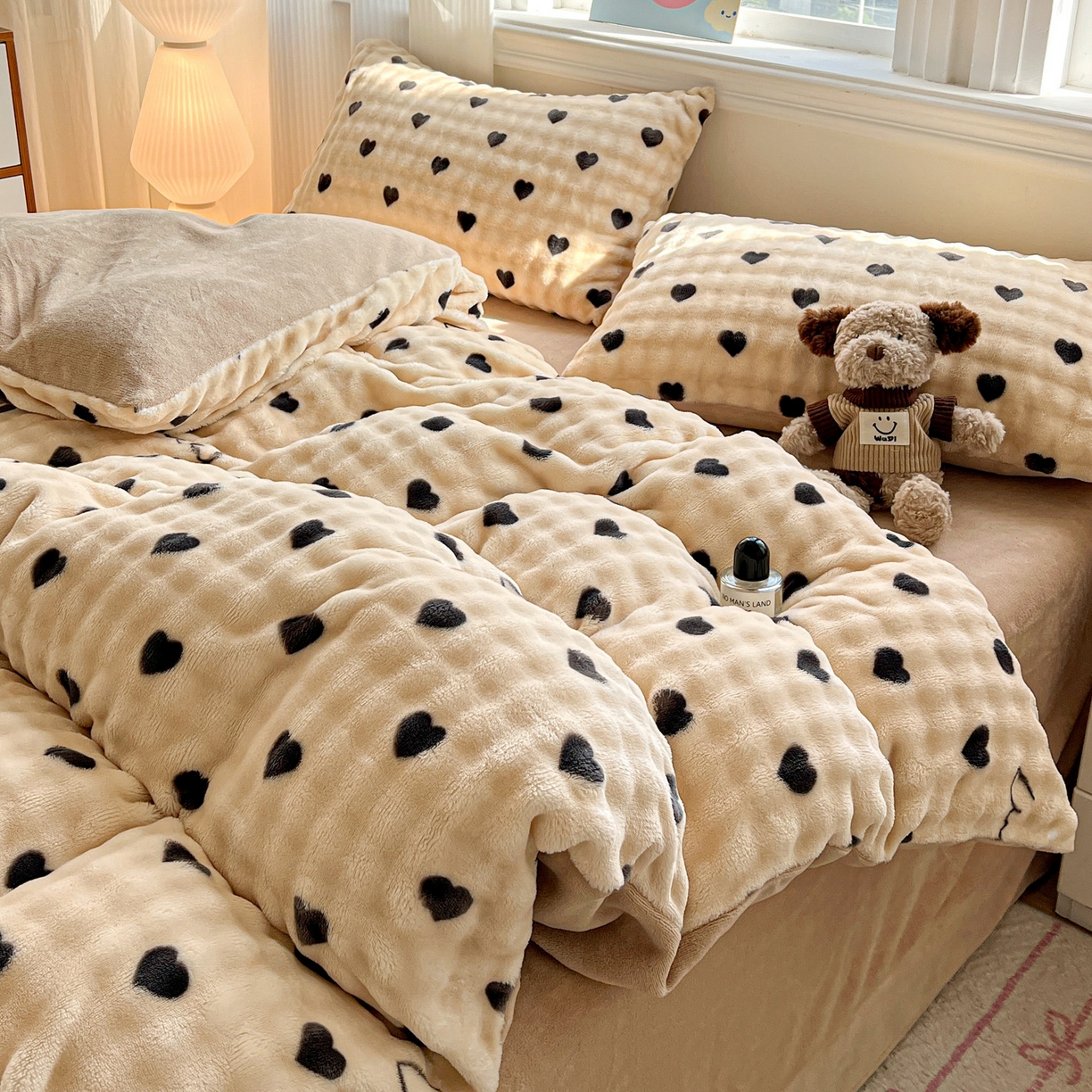 91家纺网 家纺一手货源 找家纺 仟网汇 2025新款泡泡绒牛奶绒四件套 焦糖奶咖