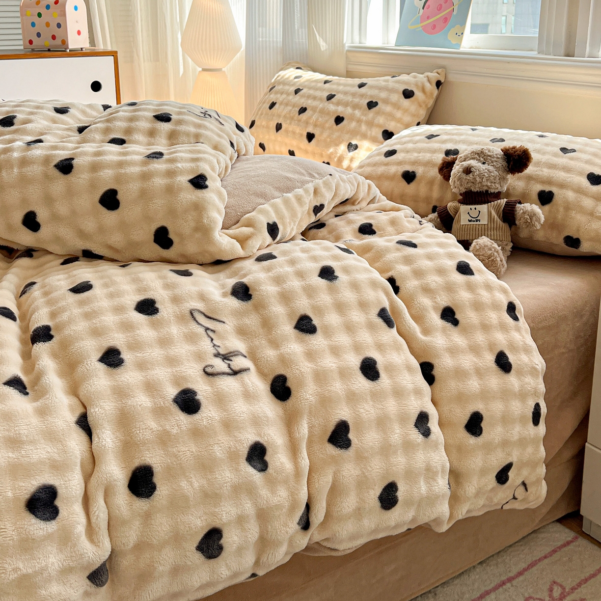 91家纺网 家纺一手货源 找家纺 仟网汇 2025新款泡泡绒牛奶绒四件套 焦糖奶咖