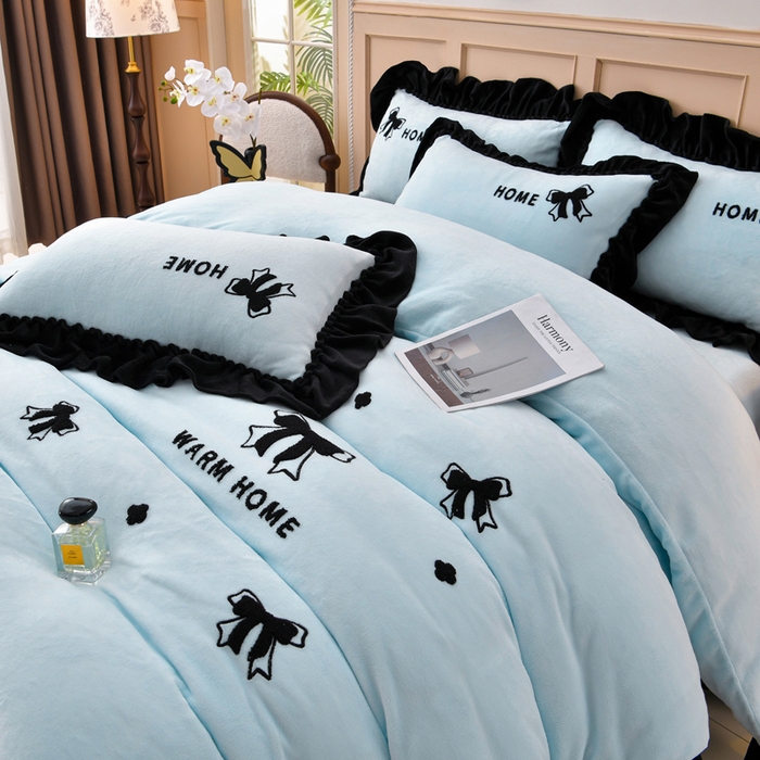 91家纺网 家纺一手货源 找家纺 梦之星 2025新款9斤毛巾绣韩式花边牛奶绒四件套 蝴蝶结-天空蓝