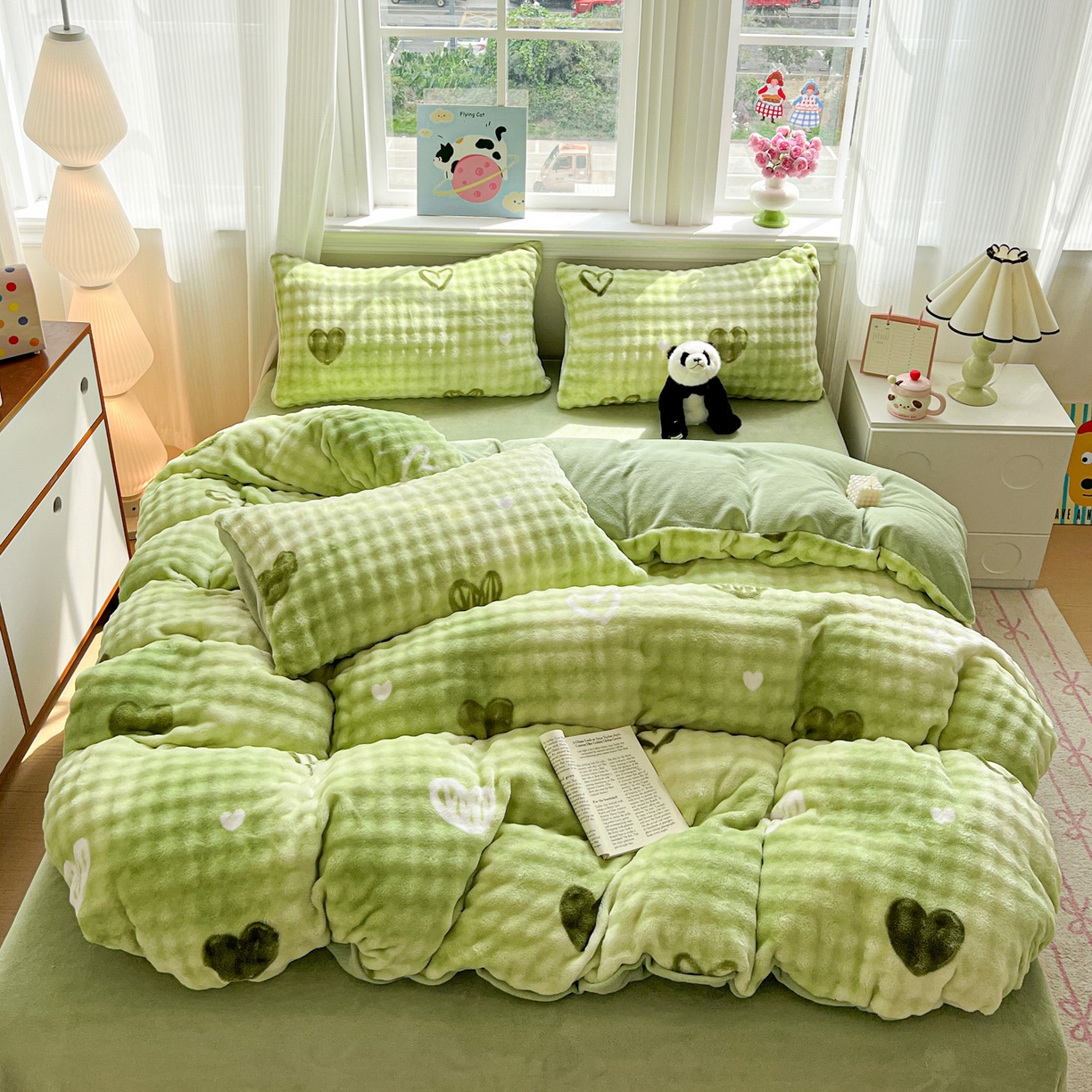 91家纺网 家纺一手货源 找家纺 仟网汇 2025新款泡泡绒牛奶绒四件套 绿爱心