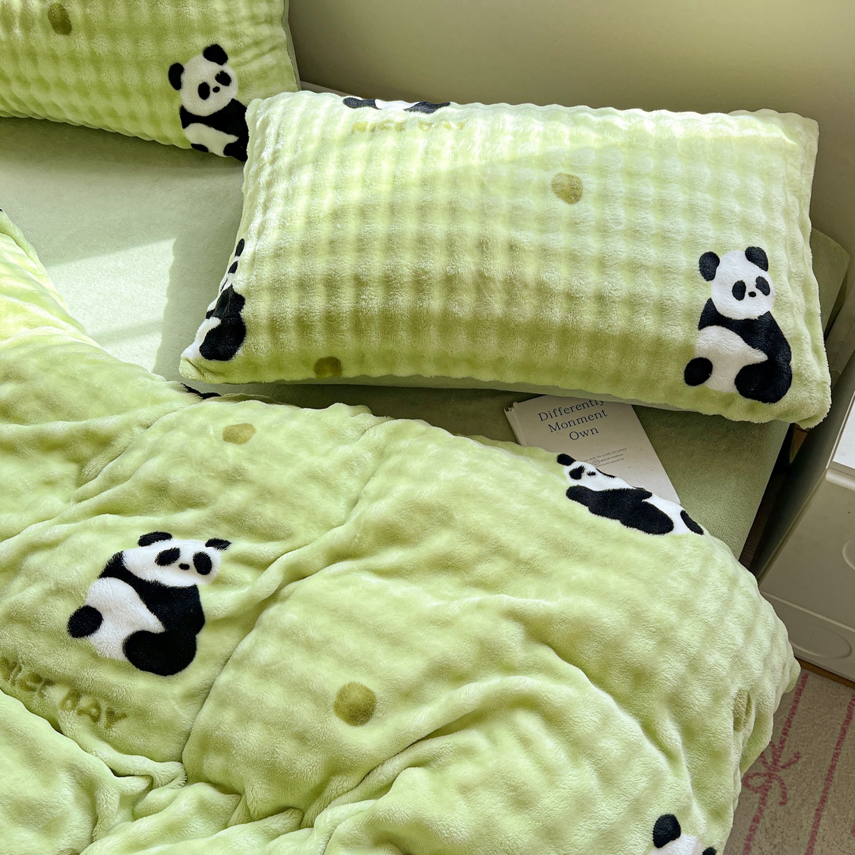 91家纺网 家纺一手货源 找家纺 仟网汇 2025新款泡泡绒牛奶绒四件套 胖达萌萌