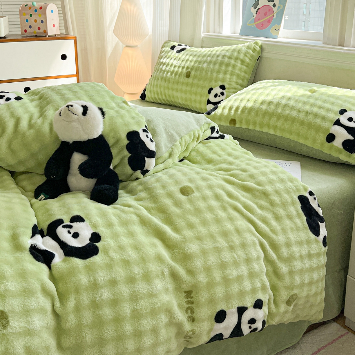 91家纺网 家纺一手货源 找家纺 仟网汇 2025新款泡泡绒牛奶绒四件套 胖达萌萌