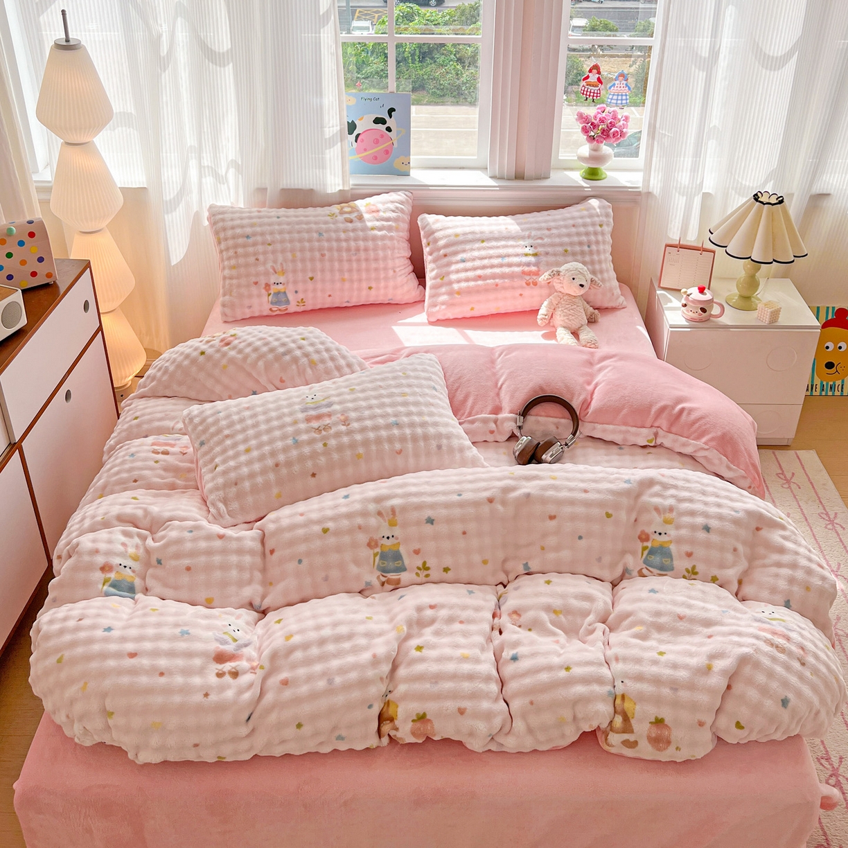 91家纺网 家纺一手货源 找家纺 仟网汇 2025新款泡泡绒牛奶绒四件套 甜心小兔