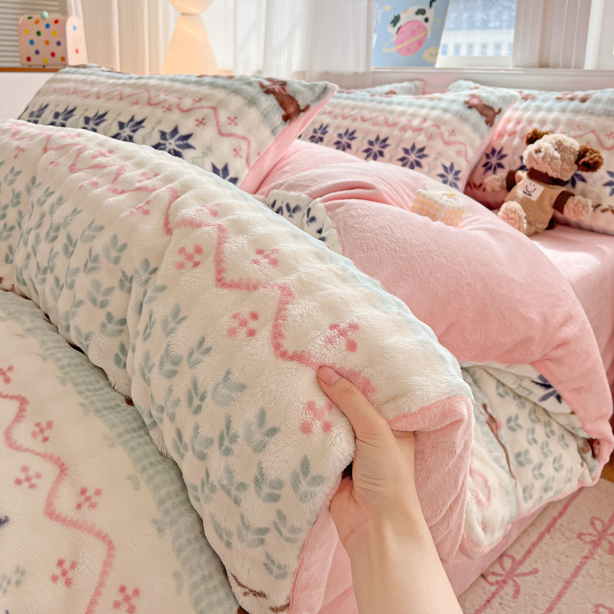 91家纺网 家纺一手货源 找家纺 仟网汇 2025新款泡泡绒牛奶绒四件套 汪汪队