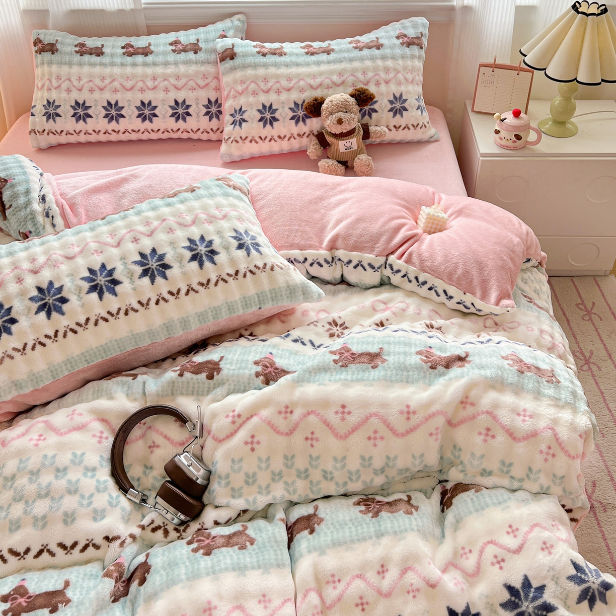 91家纺网 家纺一手货源 找家纺 仟网汇 2025新款泡泡绒牛奶绒四件套 汪汪队