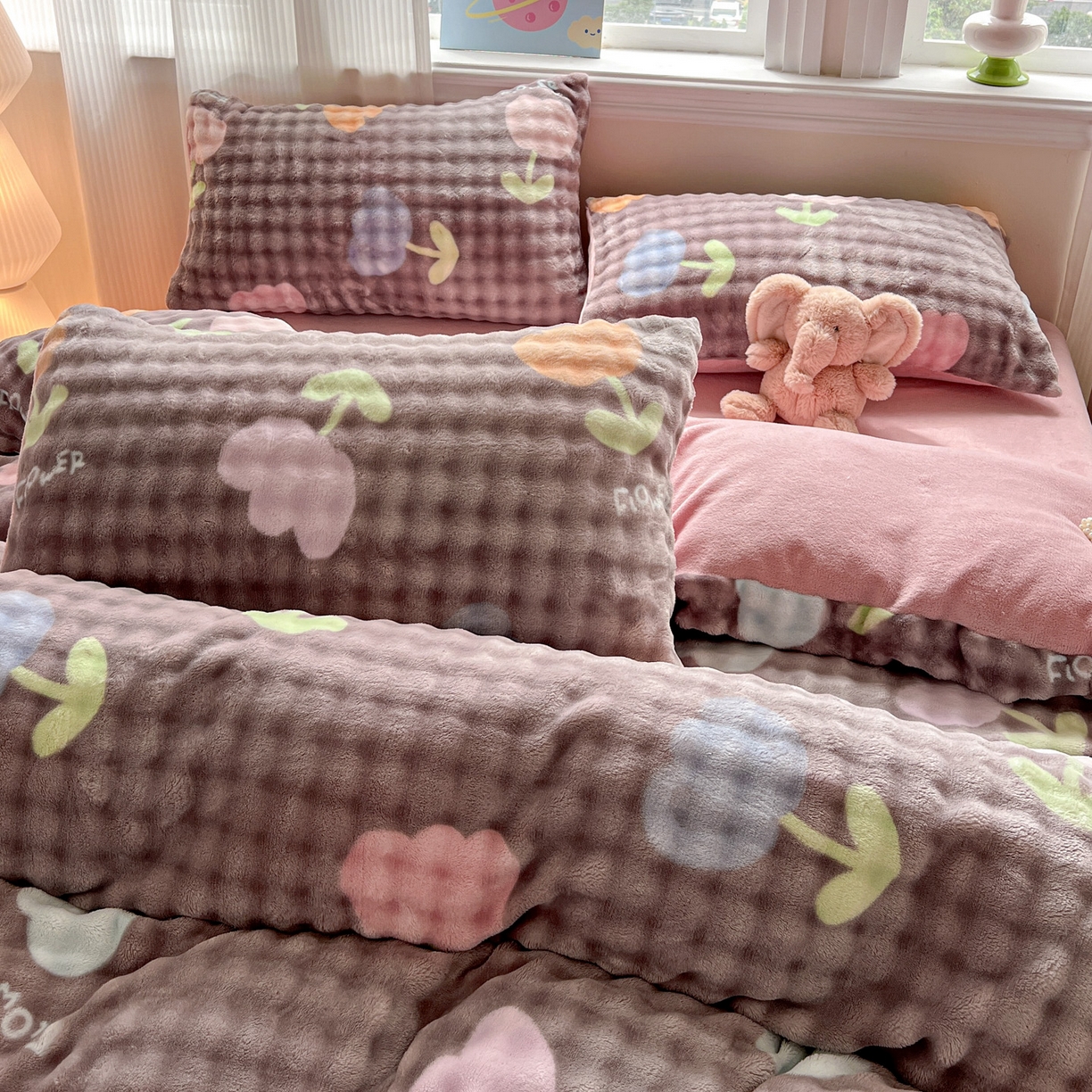 91家纺网 家纺一手货源 找家纺 仟网汇 2025新款泡泡绒牛奶绒四件套 郁金香