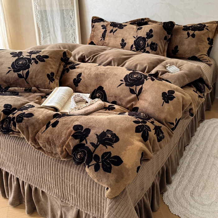 91家纺网 家纺一手货源 找家纺 （总）小叮当家纺仓储工厂店 买家秀 爆款花型2025秋冬新款高克重全消光牛奶绒印花大红喜庆保暖四件套直播