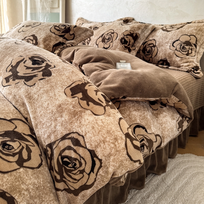 91家纺网 家纺一手货源 找家纺 （总）小叮当家纺仓储工厂店 买家秀 爆款花型2025秋冬新款高克重全消光牛奶绒印花大红喜庆保暖四件套直播